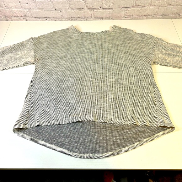 W5 Grey Subtle Striped Shirt - Picture 2 of 6